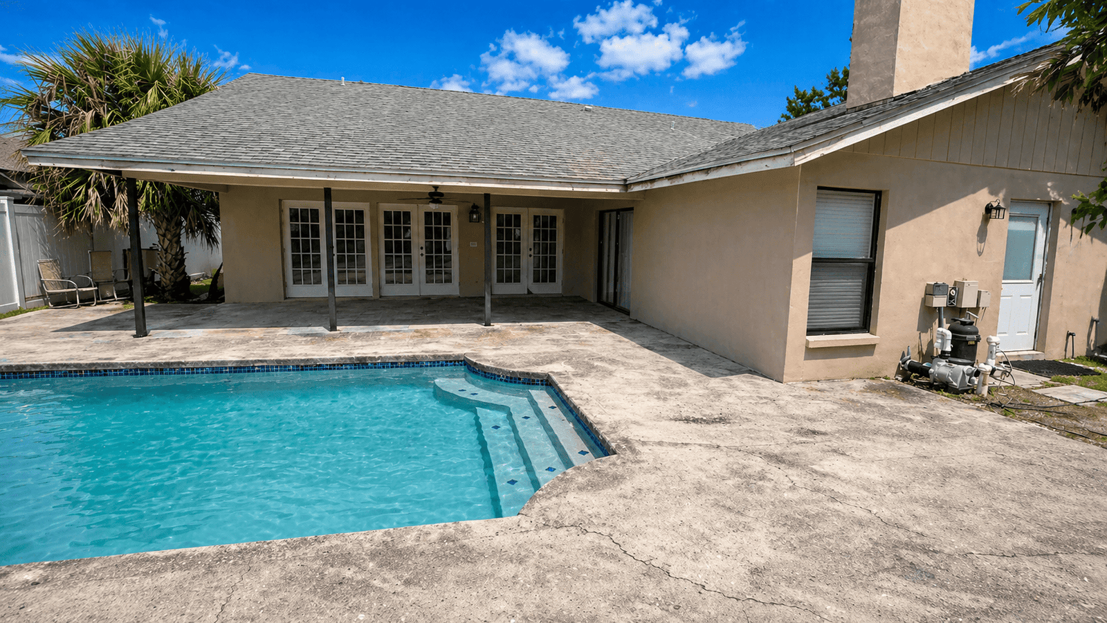 Before photo of pool deck area in Tampa Bay prior to installation